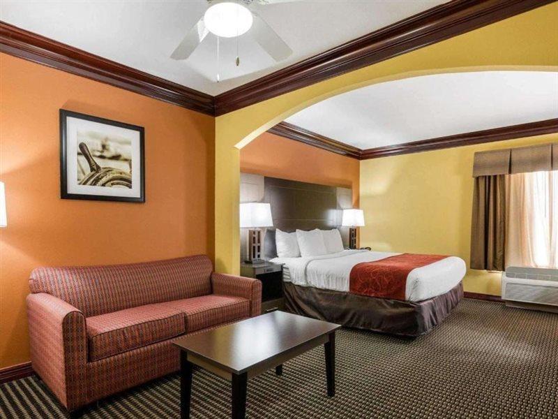 Comfort Suites Lake Jackson Clute Exterior photo