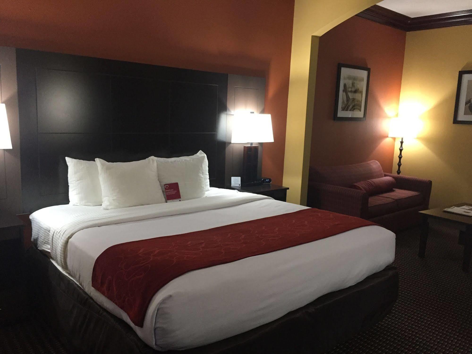 Comfort Suites Lake Jackson Clute Exterior photo