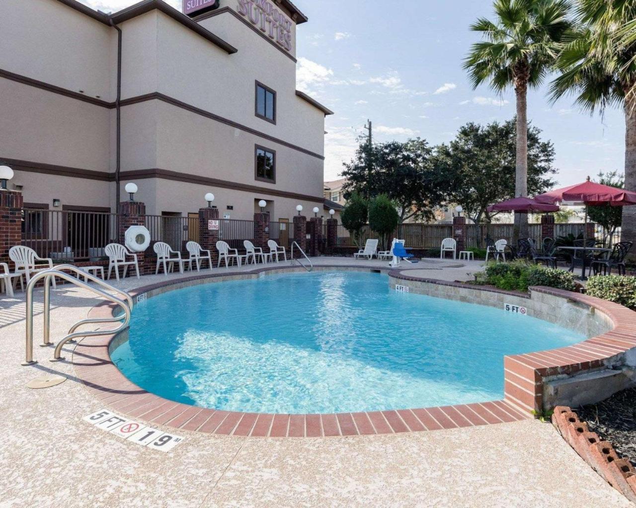 Comfort Suites Lake Jackson Clute Exterior photo