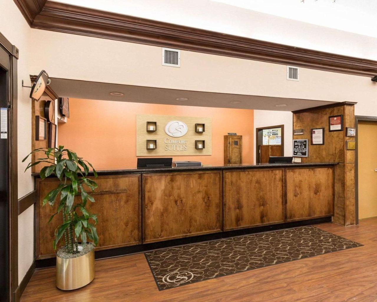 Comfort Suites Lake Jackson Clute Exterior photo